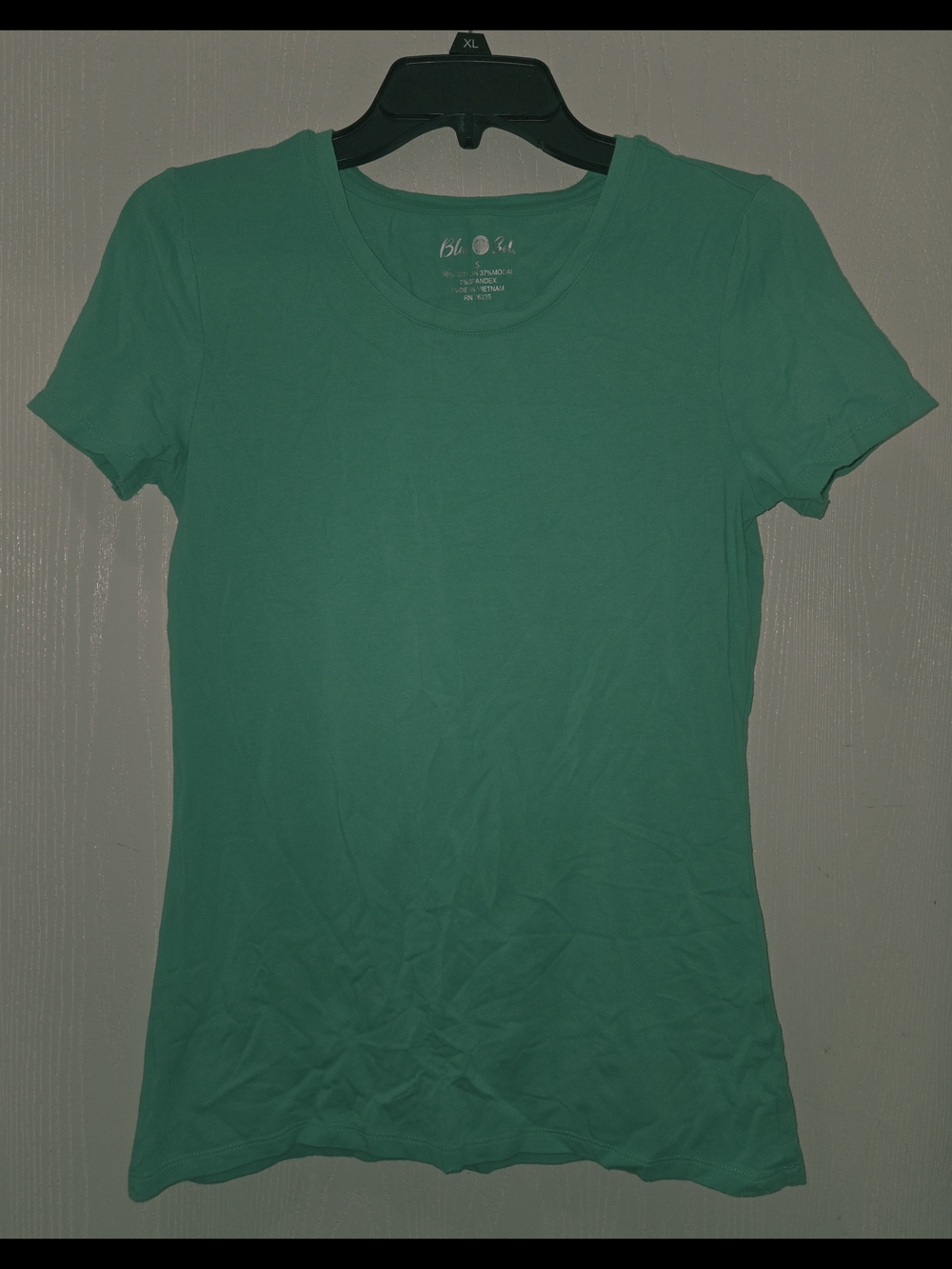 Women's Short-Sleeve Crewneck Tee in Green